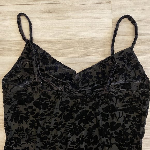 Urban Outfitters Black Velvet Crop Cami - Picture 7 of 11